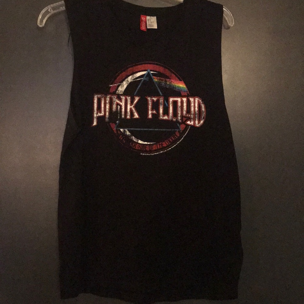 Graphic tee